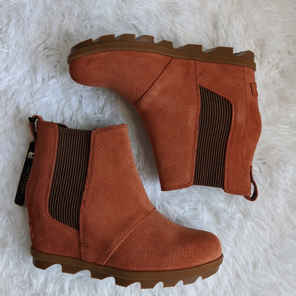 NWT SOREL Joan Of Artic Wedge 2 Boot - Teak Brown